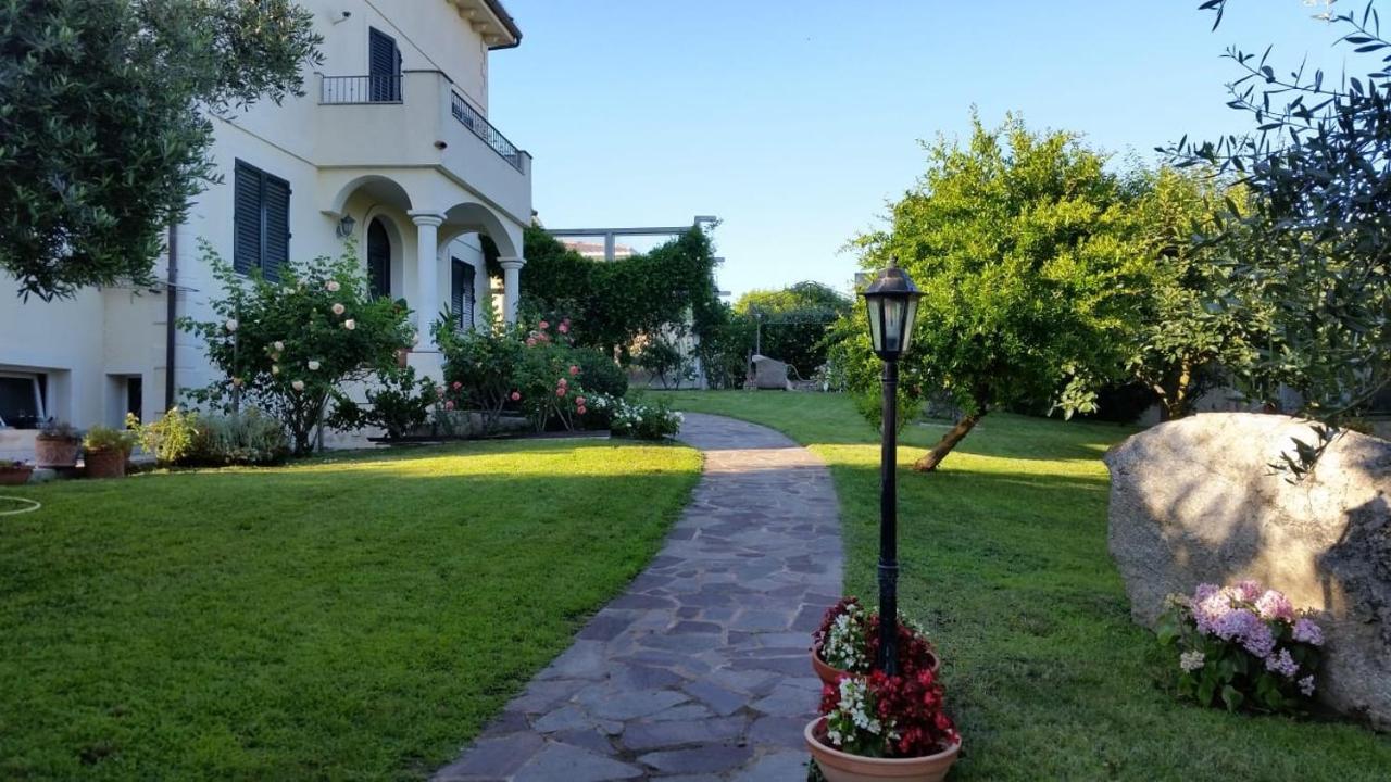 Villa Luce B&B Olbia Bagian luar foto