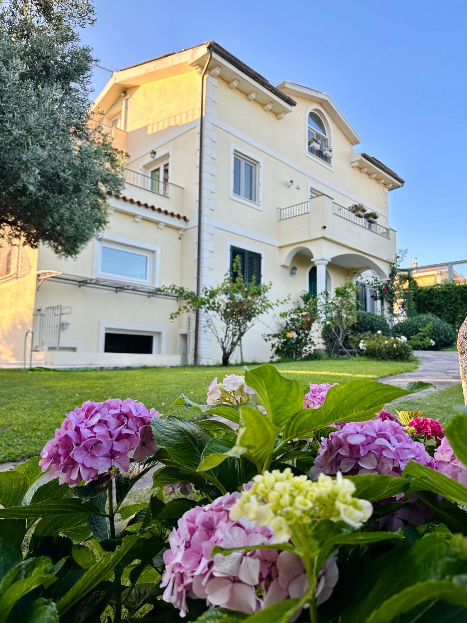 Villa Luce B&B Olbia Bagian luar foto